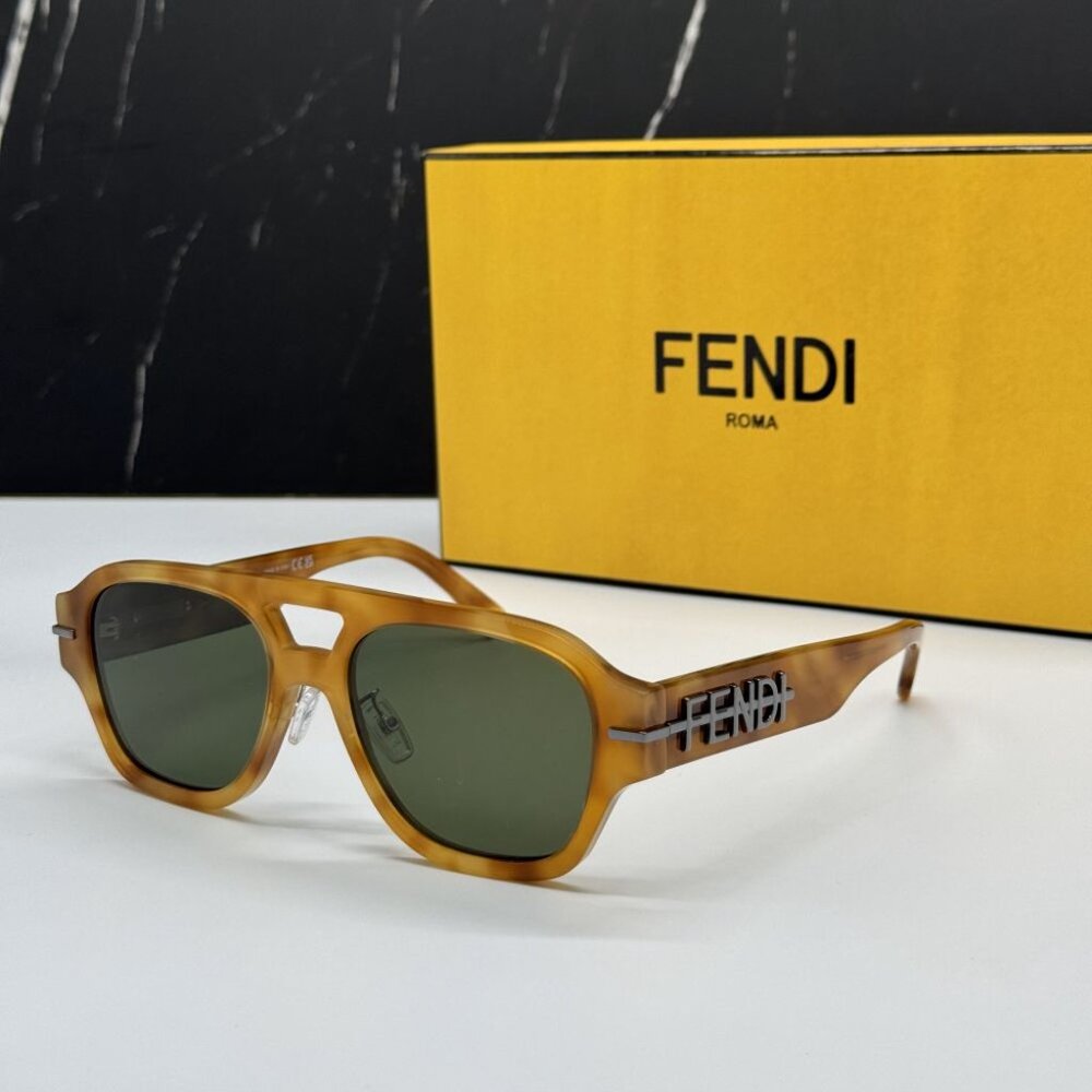NEW FE40130F 55N FENDI SUNGLASSES SHINY LIGHT HAVANA UNISEX EYEWEAR FENDI - Picture 2 of 13